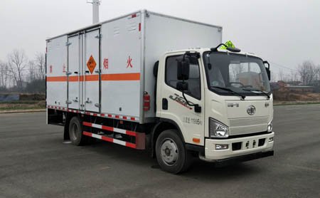 DLQ5120XQYCA6型爆破器材运输车
