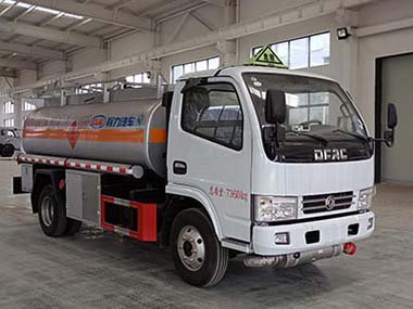 CLW5071GJYD5型加油车