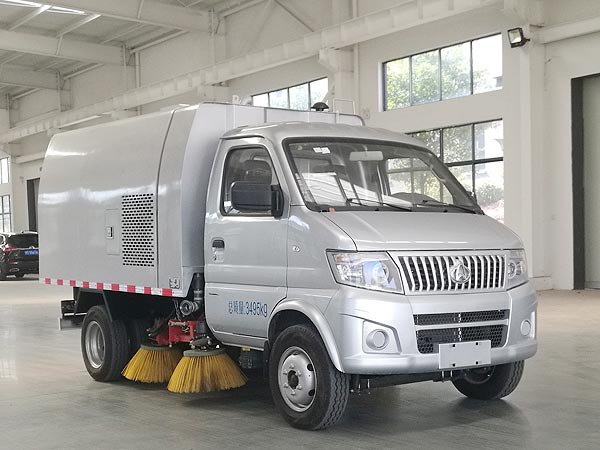 CLW5030TSLSDP型扫路车